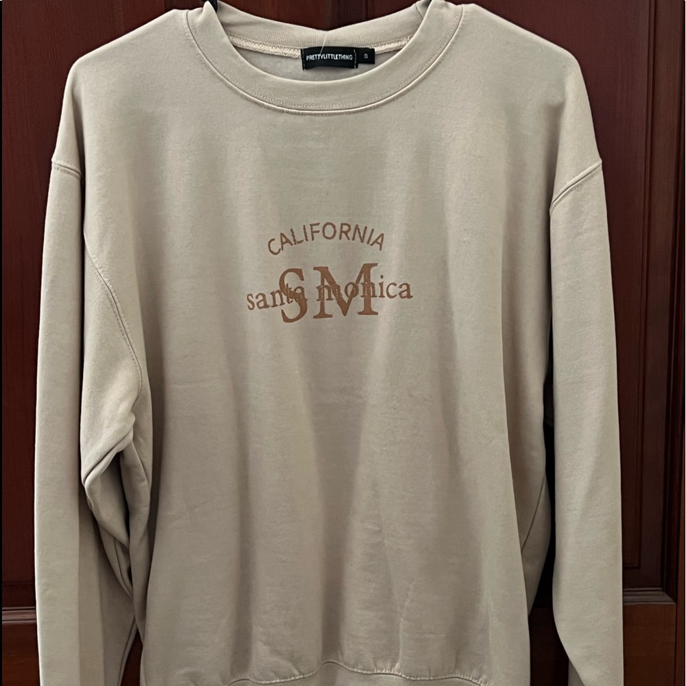 pretty little thing crewneck